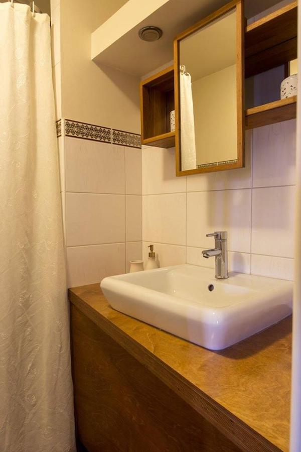 Vahe Guest House Полтсамаа Екстериор снимка