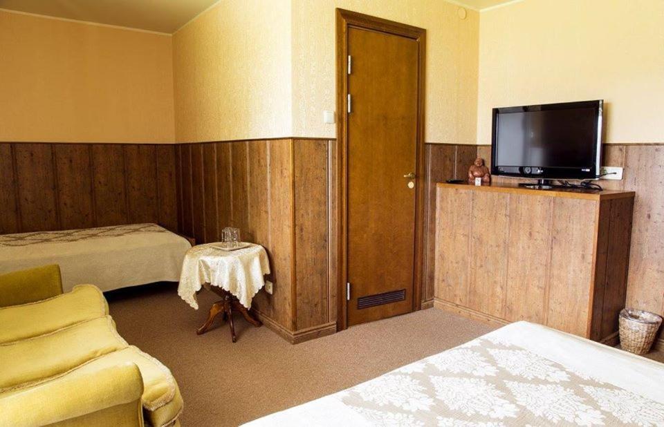 Vahe Guest House Полтсамаа Екстериор снимка